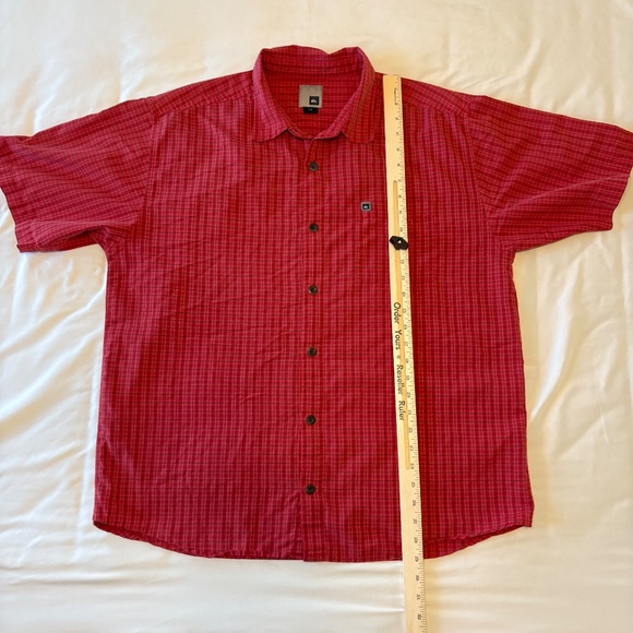 Quiksilver Men's Button Down Short Sleeve Red Shirt Large - Picture 3 of 8